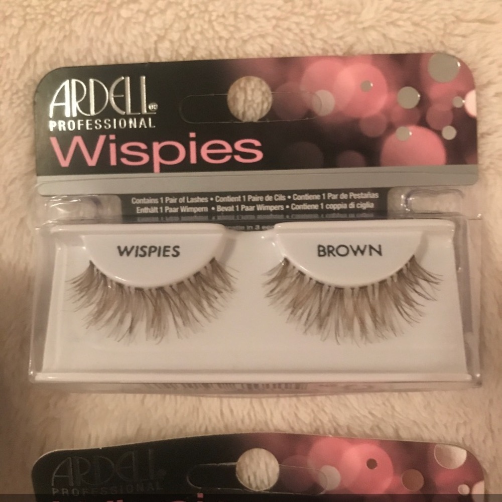 5 pack of Ardell Wispies in Brown